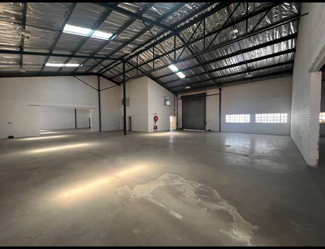 909M² WAREHOUSE TO LET IN KYA SANDS